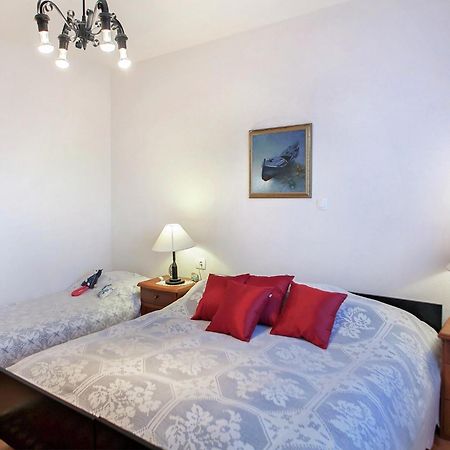 Cozy Apartment With A Balcony And A Sea View Brela Exteriör bild